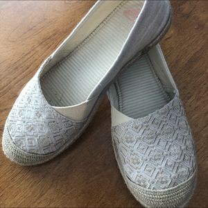 Woman’s Roxy Flora Sand Dollar Shoes